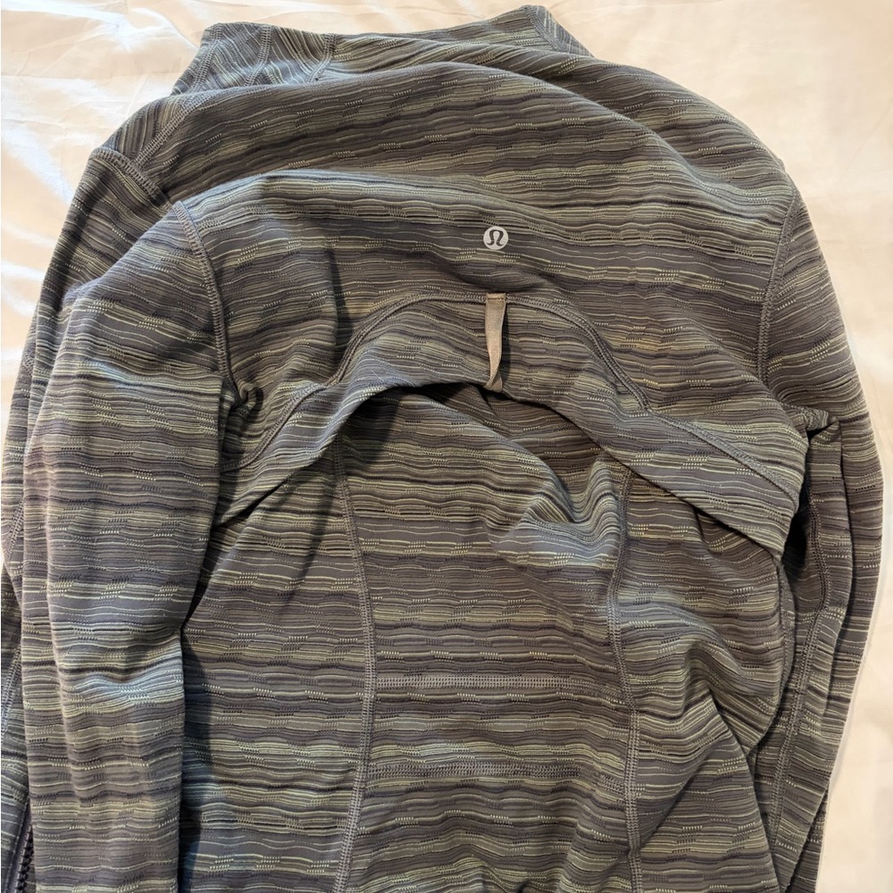 Lululemon Define jacket - Picture 3 of 4